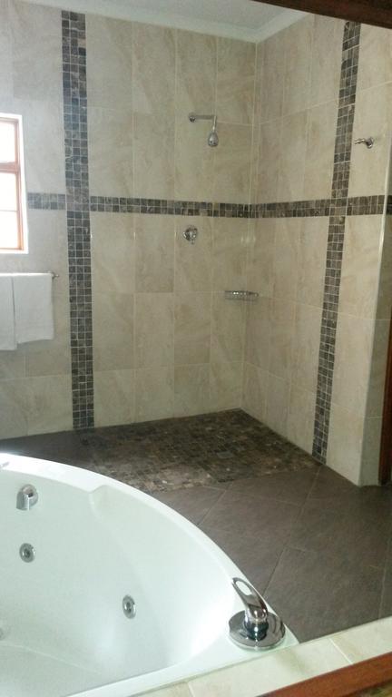 Queen Manor Boutique Guest House Graaff Reinet Ngoại thất bức ảnh